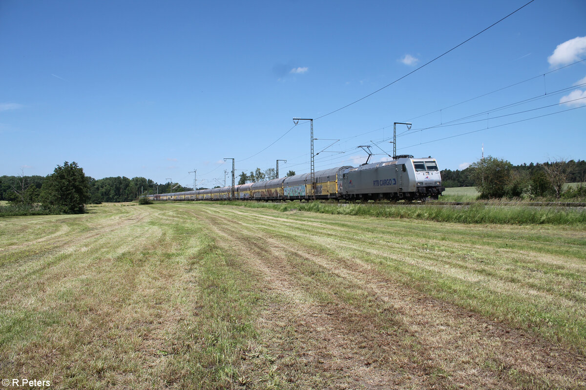 185 539-4 zieht bei Oberdachstetten mit einem ARS Altmann Zug in Richtung Sden. 08.06.24