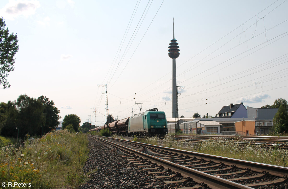 185 575-8 zieht mit einem Schotterzug durch Nürnberg Hohe Marter. 24.07.24