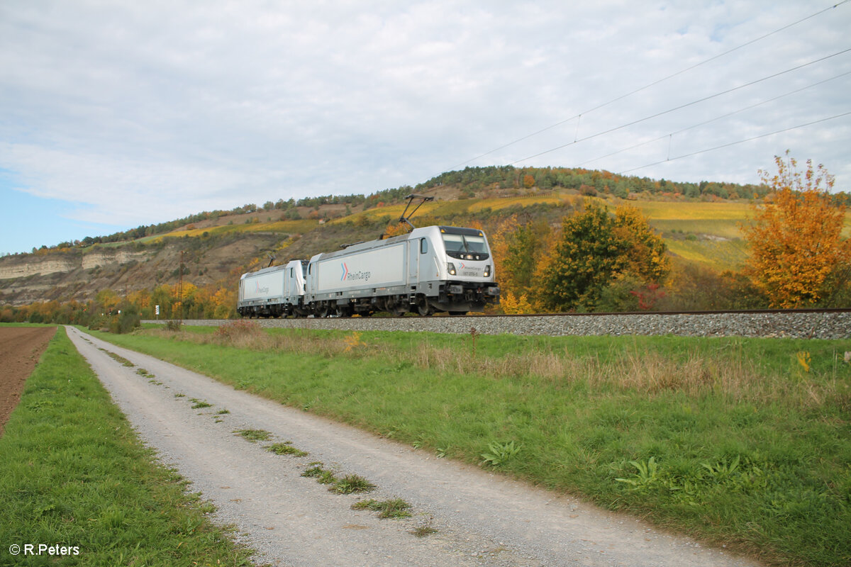187 076-5 + 187 070-8 rollen Lz bei Thüngersheim in Richtung Süden. 21.10.24