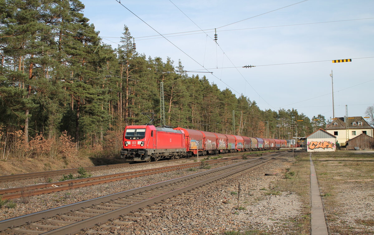 187 080-7 mit einem reinen Shimmns Güterzug in Ochenbruck. 26.03.24