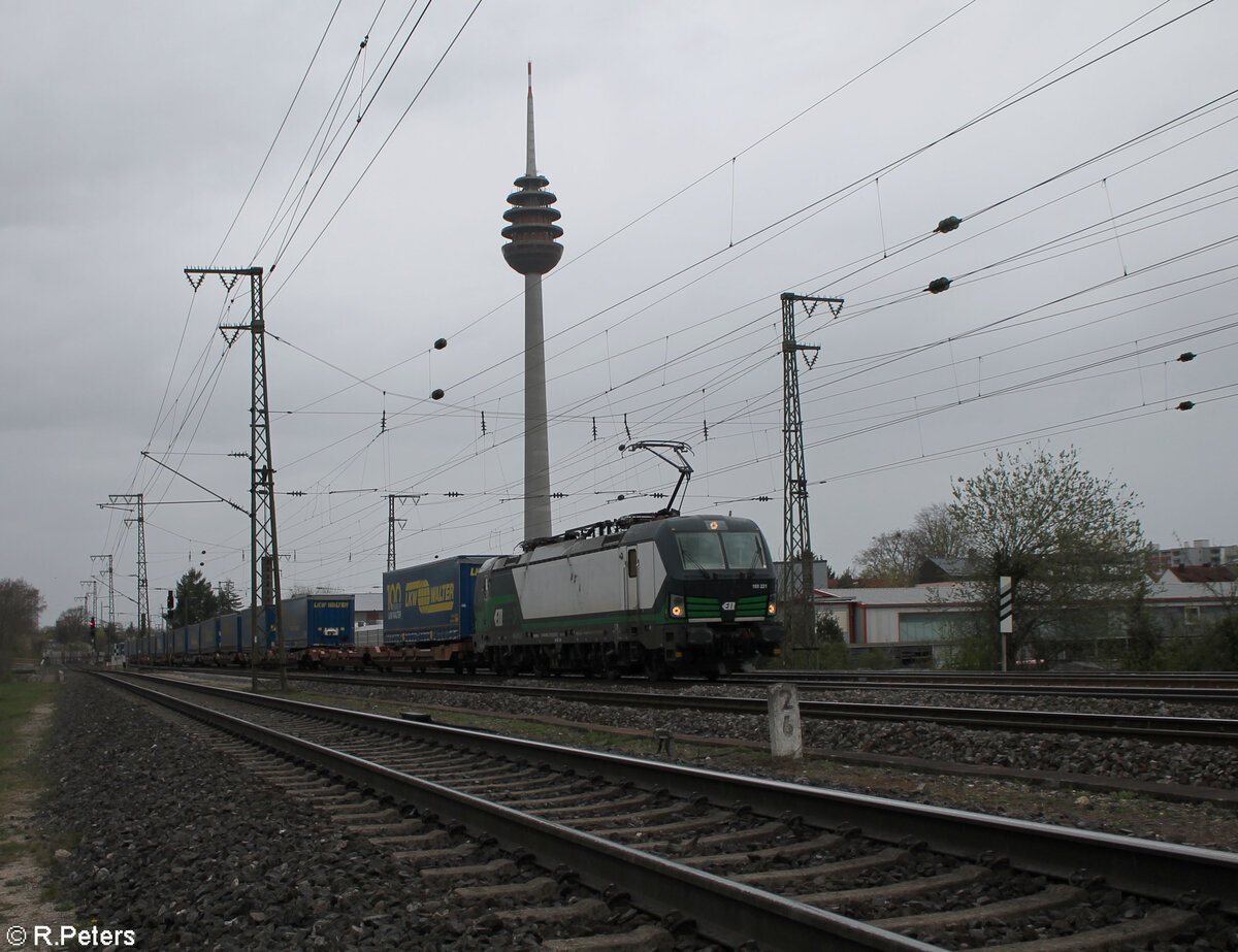 193 221-9 zieht mit einem Wechselpritschenzug LKW-Walter durch Nürnberg Hohe Marter. 03.04.24