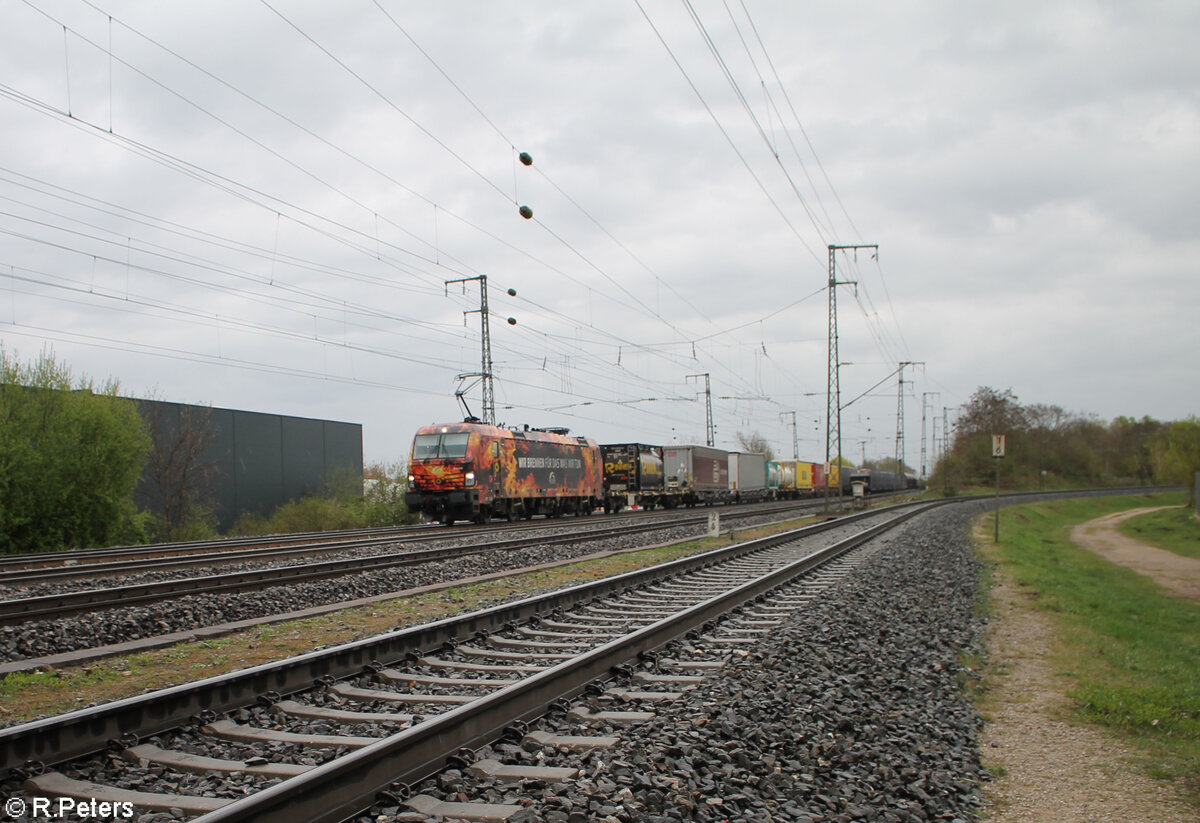 193 878-6  Wir Brennen für das was wir Tun  Flammen Vectron mit Wechselpritschenzug in Nürnberg Hohe Marter.03.04.24