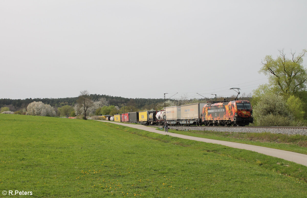 193 878  Wir Brennen für das was wir tun  Flammenvectron mit einem KLVZug bei Pölling. 07.04.24