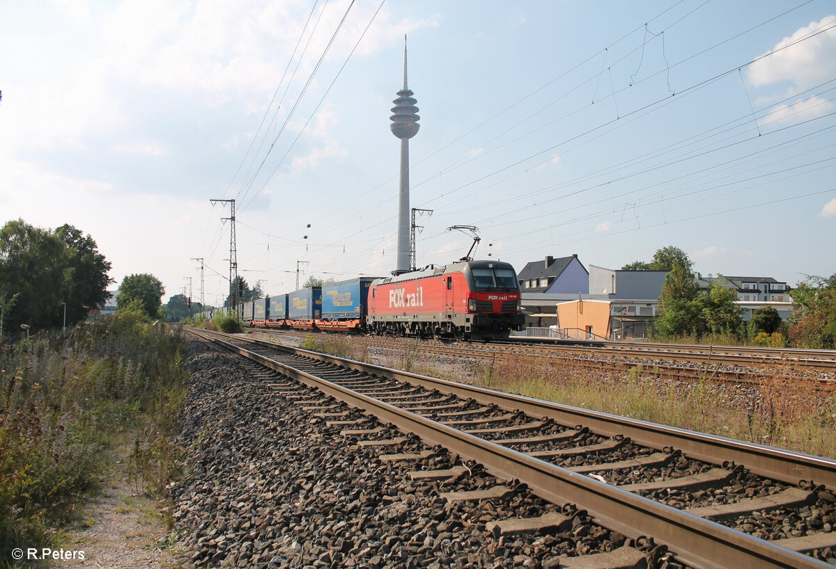 193 966 zieht mit einem LKW-Walter Zug durch Nürnberg Hohe Marter. 31.08.24