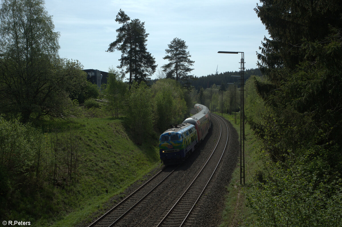 218 443-0  Donna  als RE2 RE4854 München - Hof bei Röslau. 01.05.24