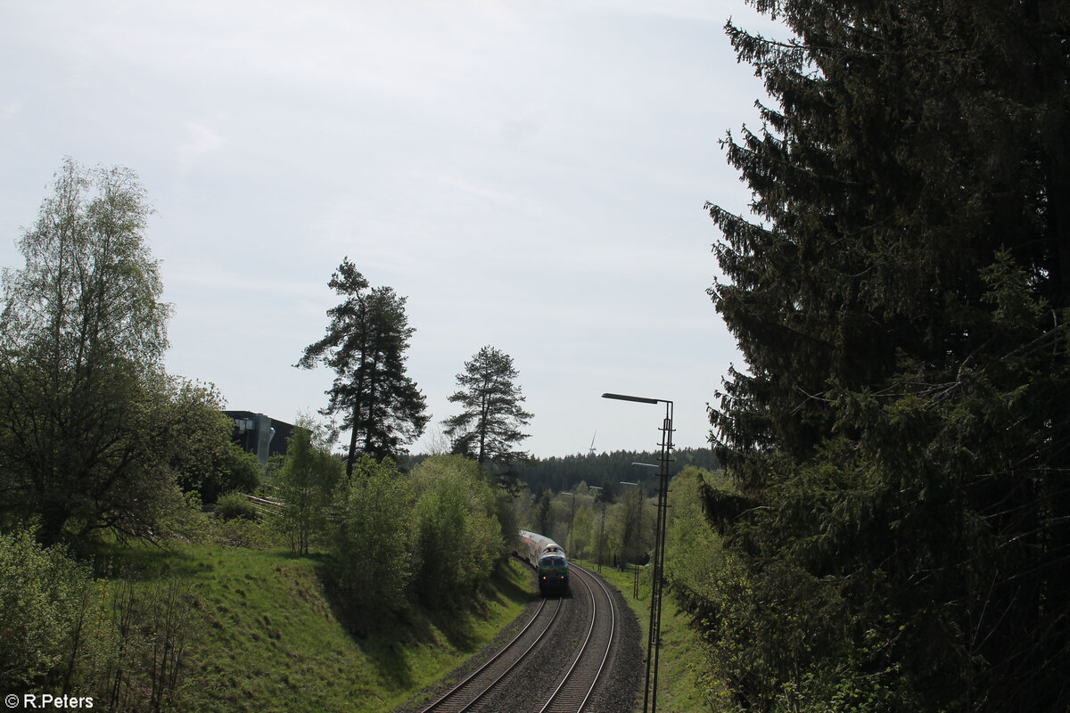 218 443-0  Donna  als RE2 RE4854 München - Hof bei Röslau. 01.05.24