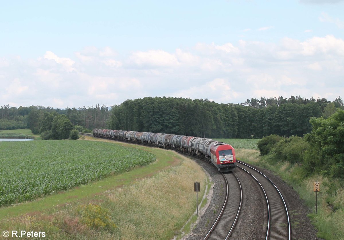 223 031 (Noch im alten Lack) mit einem Kesselzug Ingolstadt - Cheb bei Oberteich. 11.07.20