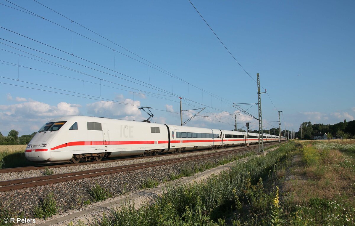 402 020  Meiningen  als ICE 502 München - Berlin bei Kleingründlach. 02.07.21