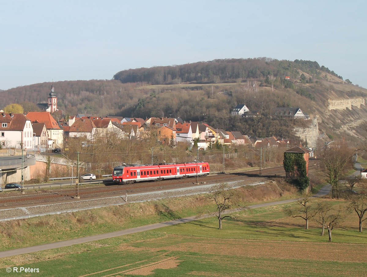 440 323-4 fährt als RB 58052 Treuchtlingen - Karlstadt in Retzbach-Zellingen ein. 16.03.17