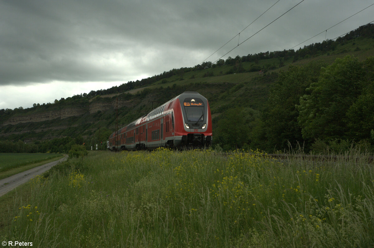 445 043 als RE55 RE 4649 Frankfurt/Main - Bamberg bei Thüngersheim. 18.05.24