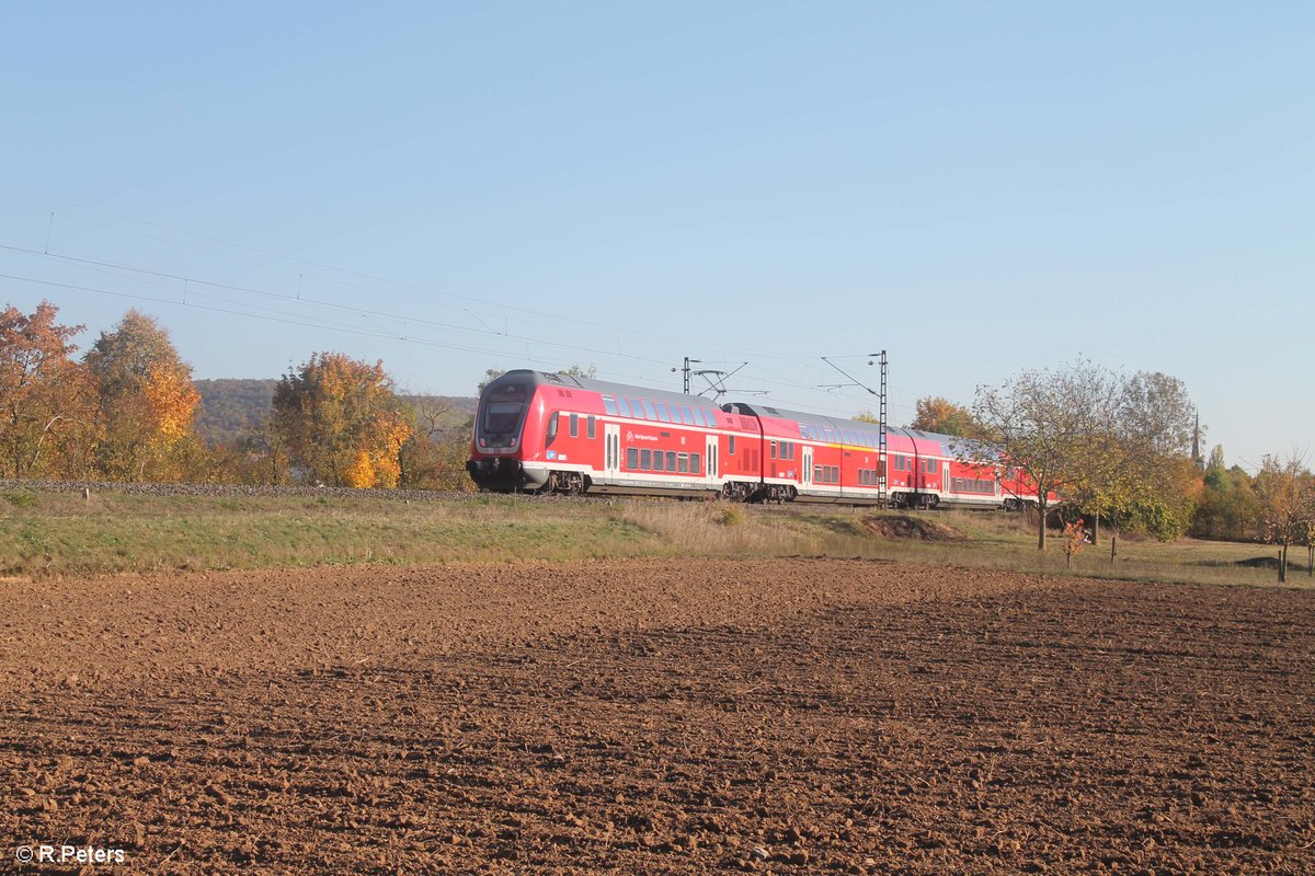 445 050-8 als RE 54 RE 4619 Frankfurt/Main - Würzburg kurz vor Thüngersheim. 13.10.18