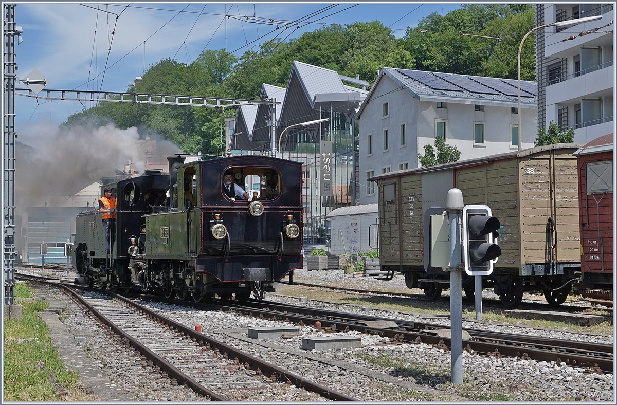 Blonay-Chamby Schweizer Dampffestival 2019: für den von Vallorbe kommenden Dampfextrazug fur die Blonay-Chamby Bahn einen entsprechenden Anschlusszug von und nach Vevey; das Bild zeigt die beiden dafür eingesetzten G3/3 N°6 und HG 3/4 ° N* 3 beim Manöver in Vevey. 

8. Juni 2019