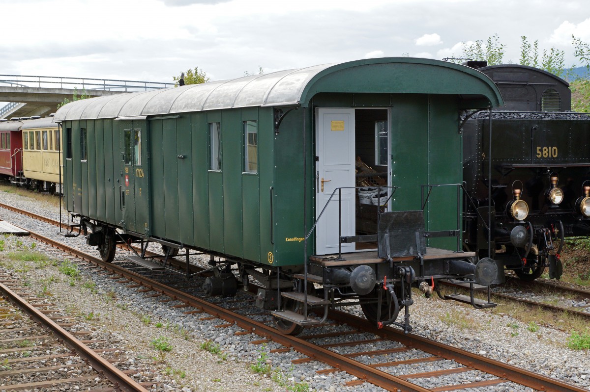 DBB: Sehr vorbildlich restaurierter F 17 124 (ehemals SBB) in Leuzigen am 5. September 2015.
Foto: Walter Ruetsch
