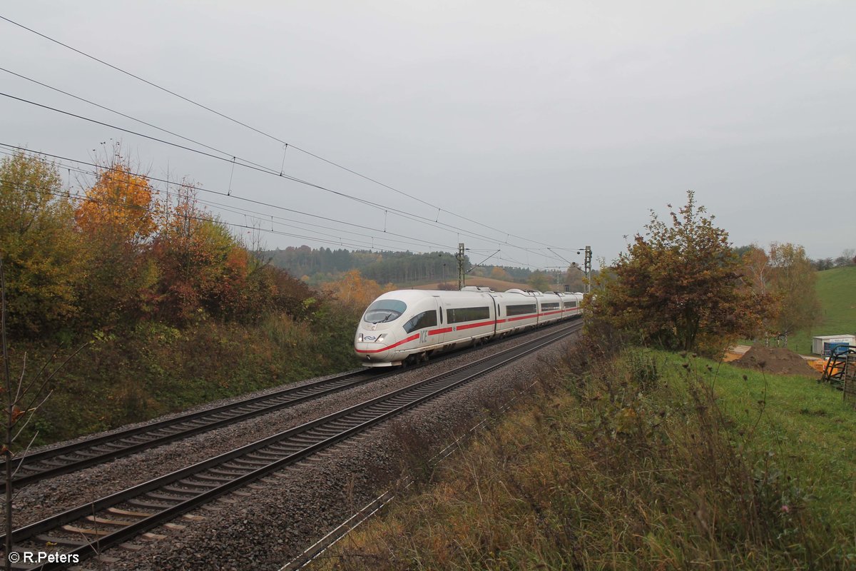 Der ICE-3M Tz 4651  Amsterdam  als ICE 523 Dortmund - München bei Fahlenbach. 21.10.17