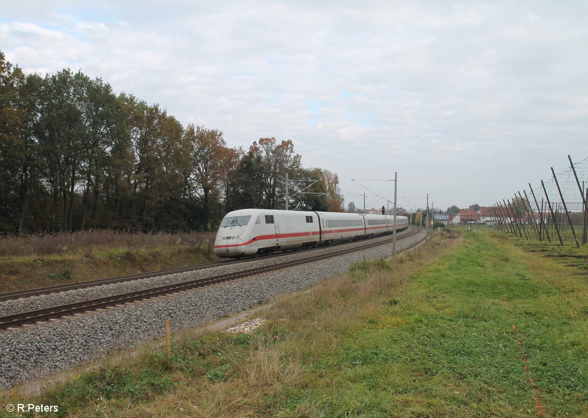 Ein Unbekannter ICE2 als ICE 783 Hamburg Altona - München bei Rohrbach (Ilm) 21.10.17