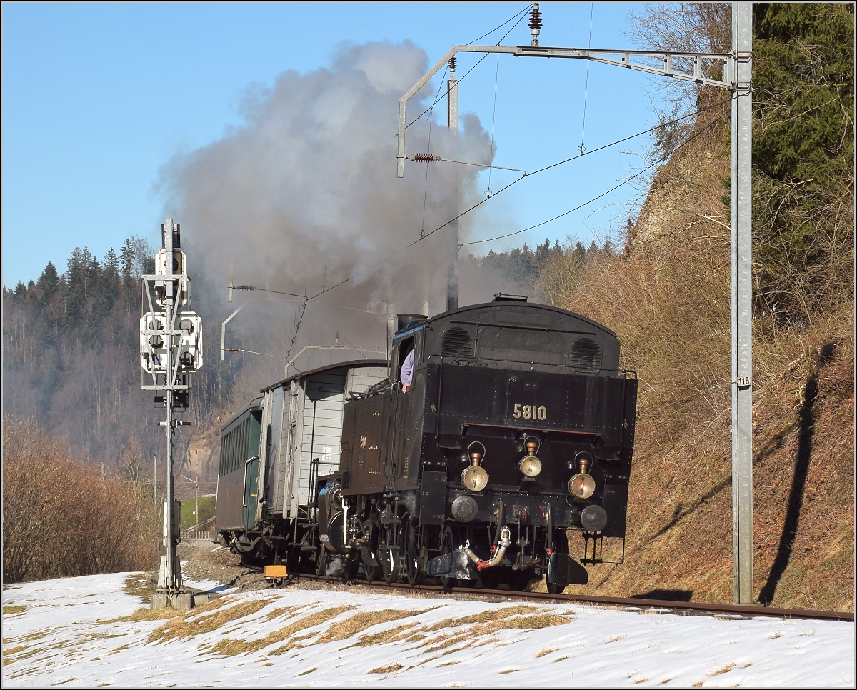 Fahrt nach Entlebuch entlang der kleinen Emme Eb 3/5 5810. Februar 2019.