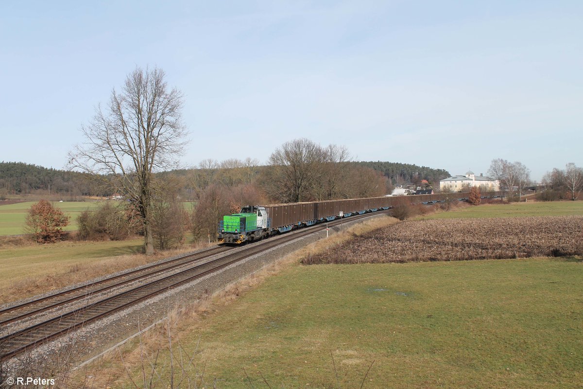 G1700.04 mit dem Hackschnitzelzug aus Wiesau in Richtung Regensburg bei Rothenstadt. 18.02.21