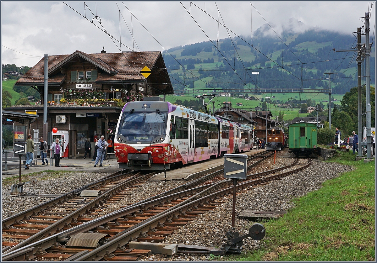Grosser Bahnof in Saanen, der jedoch nicht dem bunten, für die Nankai Partner Bahn werbenden  Lenker -Pendel gilt.
14. Sept. 2018