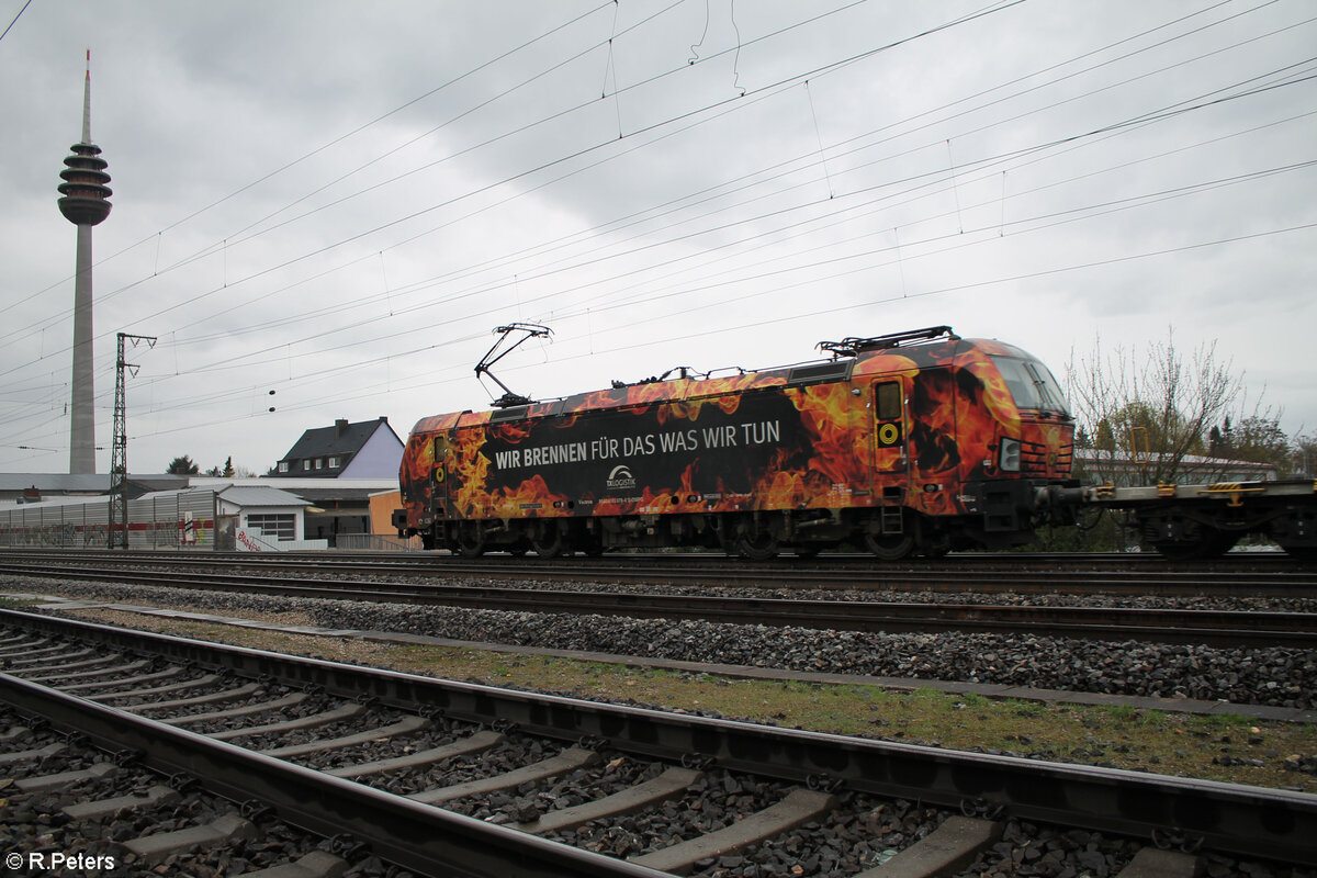 Nachschuss auf 193 878-6  Wir Brennen für das was wir Tun  Flammen Vectron mit Wechselpritschenzug in Nürnberg Hohe Marter.03.04.24