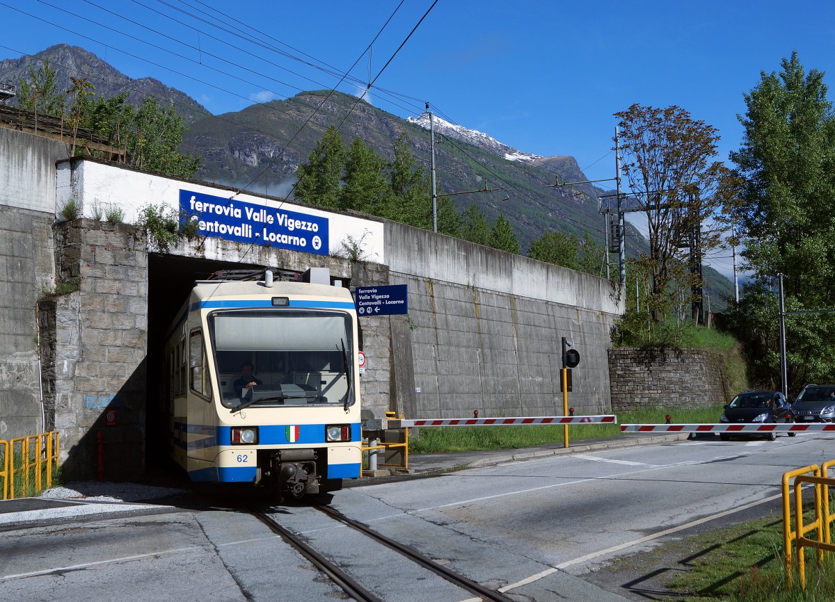 SSIF/FART: Regionalzug mit dem SSIF ABe 4/6 62 bei der Einfahrt in den unterirdischen Bahnhof Domodossola am 2. Mai 2015.
Foto: Walter Ruetsch