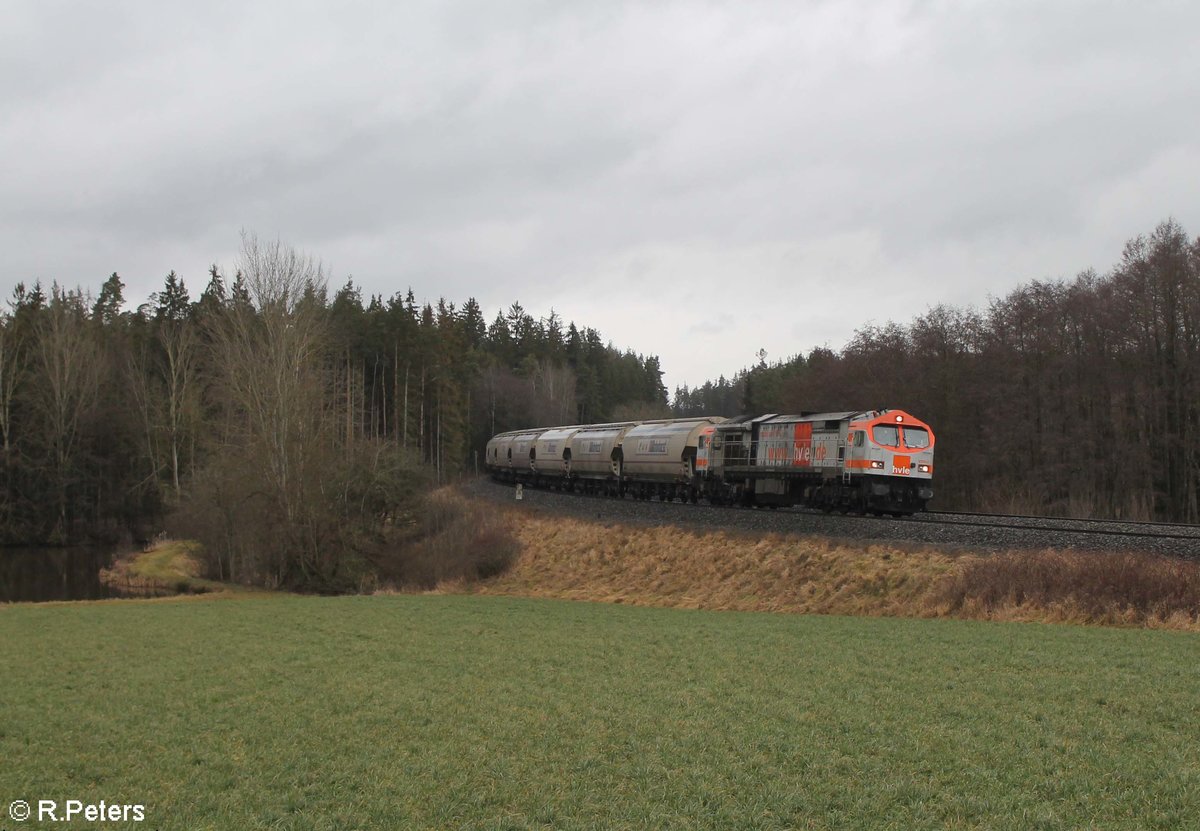 V330.06 alias 250 003 der HVLE zog bei Oberteich mit dem DGS 95490 Zeitz - Ingolstadt HBF gen Süden. 03.02.20