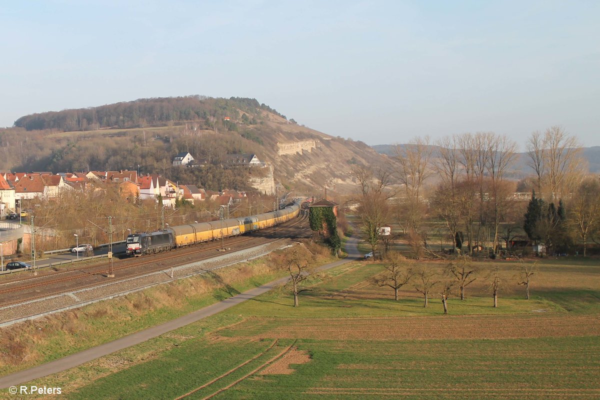 X4E 857 alias 193 857-0 durchfährt Retzbach-Zellingen mit einem ARS Altmann Autotransportzug. 16.03.17