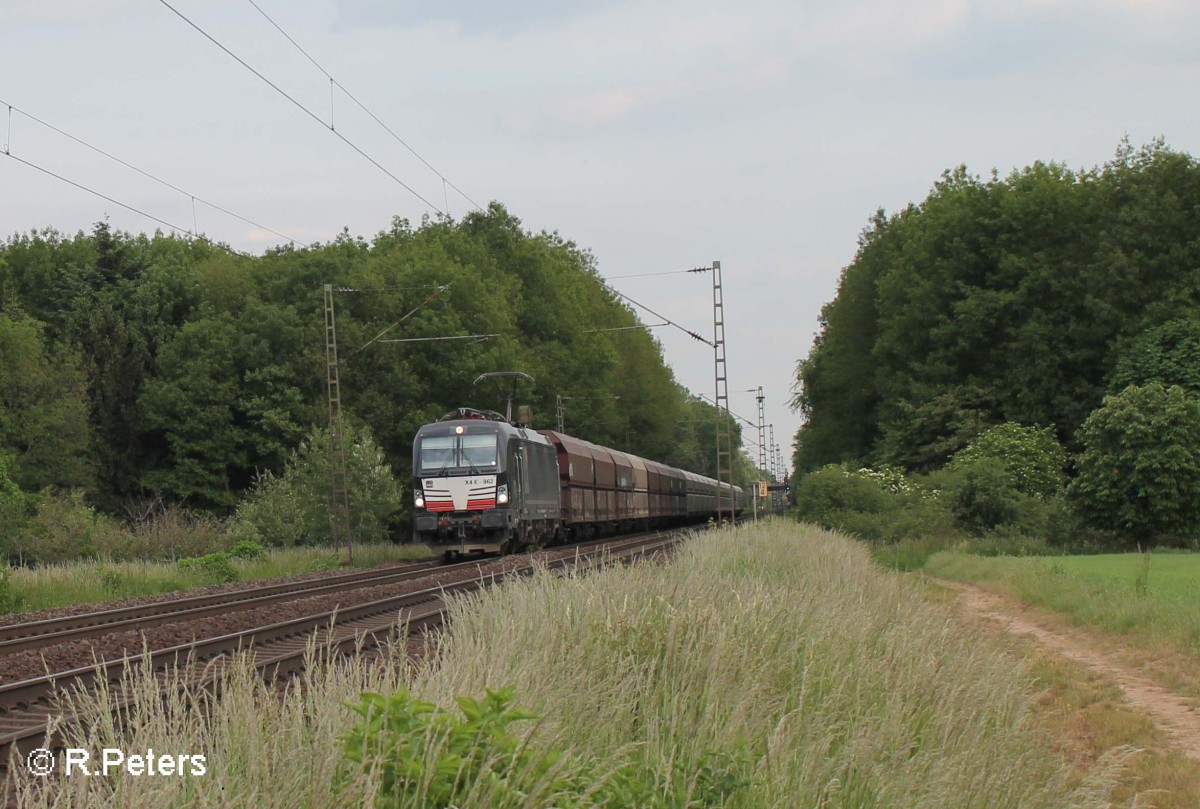 X4E 862 zieht den Kohlezug für die NIAG bei der Stromkreistrennstelle Bischofsheim. 22.05.15