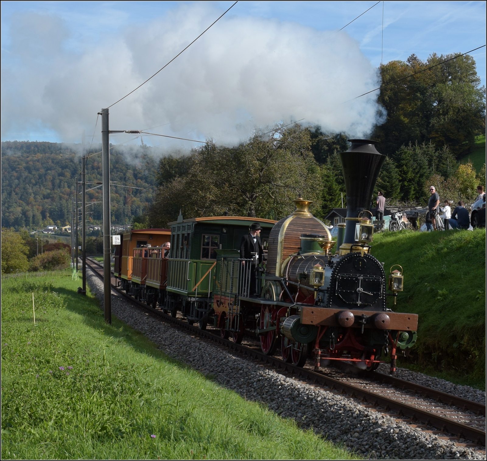 175 Jahre Spanisch-Brötli-Bahn.

Einfahrt der Spanisch-Brötli-Bahn nach Laufenburg. Oktober 2022.