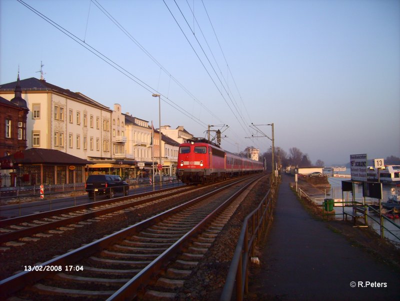 110 431-4 erreicht Rdesheim an dem Rhein mit ein RE Koblenz. 13.02.08