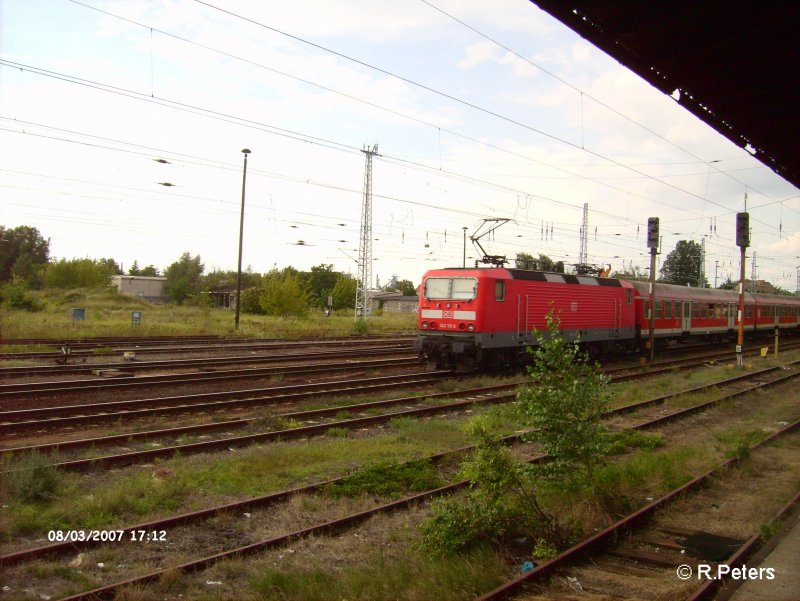 132 111-3 schiebt den RB11 Frankfurt/Oder in den Bahnhof Eisenhttenstadt. 03.08.07