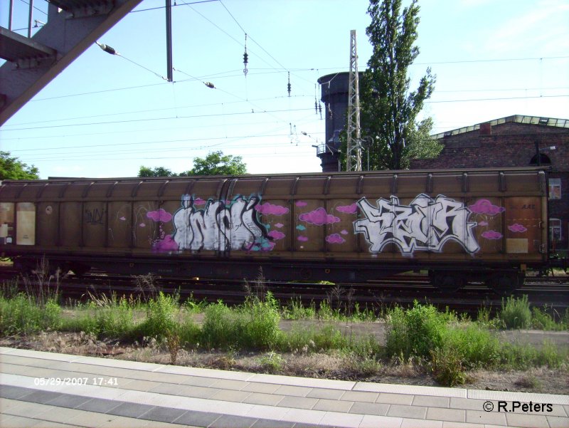 Mit Grafitibesprhter Habbins der AAE