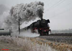23 058 verlässt Retzbach-Zellingen mit dem Sonderzug Würzburg Rundfahrt Runde 2. 28.12.24