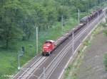 298 329-4 zieht ein kurzen gemischten Güterzug bei Frankfurt/Oder Rosengarten.
