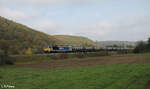 264 001-9 zieht mit einem Kesselzug in Richtung Süden bei Wernfeld vorbei. 20.10.24