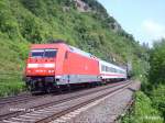 101 056-0 verlsst den Tunnel von St. Goars mit IC 2015 Emden-Stuttgart. 25.07.08

