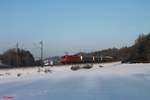 145 033-7 zieht ein gemischten Güterzug bei Edlhausen.