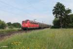 151 031-2 zieht bei Sulzbach kurz vor Weinheim (Bergstrasse) einen Gedeckten Güterzug. 28.05.15