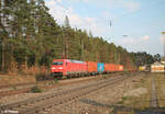 152 010-5 zieht mit einem Containerzug durch Ochenbruck. 21.03.14