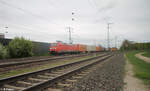 152 095-6 zieht mit einem Containerzug durch Nürnberg Hohe Marter.09.04.24 