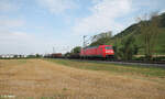 152 115-2 zieht ein gemischten Güterzug bei Zeil am Main in Richtung Bamberg. 01.08.24