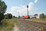 185 046-0 zieht mit einem leeren Autotransportzug durch Nürnberg Hohe Marter.