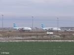Blick auf den Flughafen Halle/Leipzig mit zwei russische Flieger