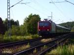 Frühs um halb 7 zieht 143 001 den LDC-Sonderzug nach Stettin am 15.07.06