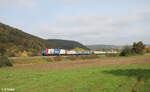 2159 238-5 Belina zieht mit einem E-Wagen Zug bei Wernfeld in Richtung Süden. 20.10.24