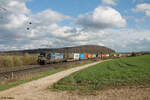 X4E 854 mit Containerzug in Richtung Norden bei Treuchtlingen.