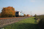 6193 813 zieht mit einem Containerzug bei Thüngersheim in Richtung Gemünden.