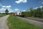 077 024-3 zieht ein Containerzug nach Regensburg bei Pölling.