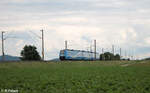 2463 105 als RE80 57042 Treuchtlingen - Würzburg hinter Uffenheim.