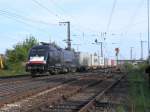 mrce-mitsui-rail-capital-europe/67279/es64-u2-033-verlaesst-regensburg-ost-mit ES64 U2-033 verlsst Regensburg Ost mit einem Containerzug. 29.04.10