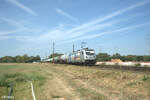 187 002-1  Jim Knopf  zieht mit einem Kesselzug durch die Netztrennstelle Mains-Bischofsheim. 01.09.24